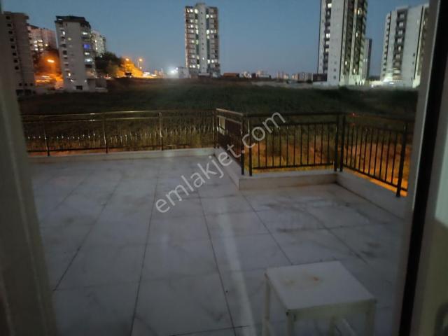 Kardeş Emlak Farkı! Merkezi Konumda Teraslı 1+1 Kiralık Daire
