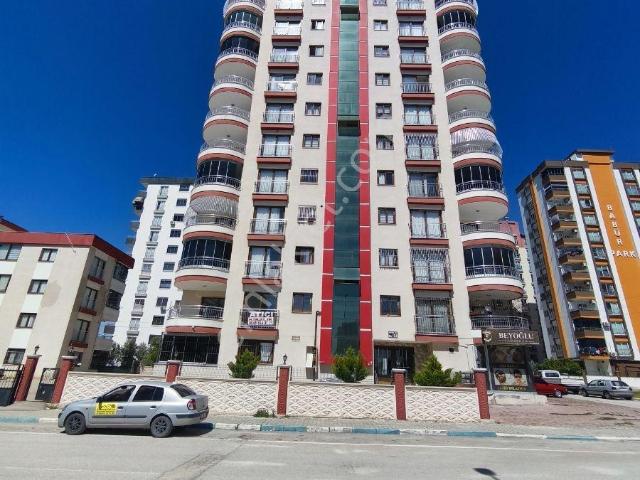 Kardeş Emlak'tan Geniş Daire.