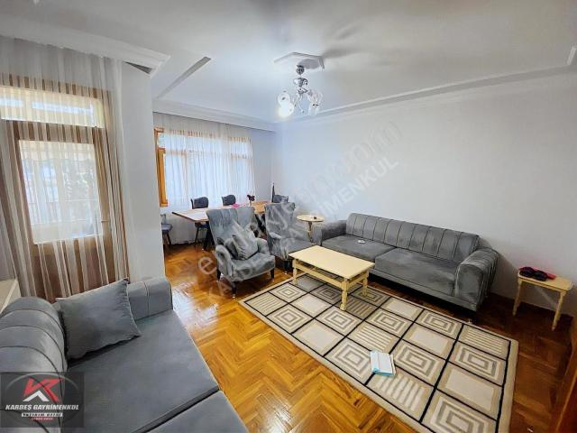 Kardeş Gayrimenkul 'den Sarıkum Mahallesinde Full Eşyalı Kiralık