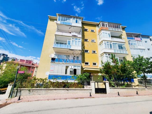 Kardeşler Kooparatif Bloklarında Yapılı Geniş Satılık Daire
