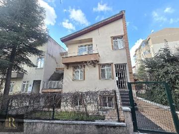 Kardelen Oleyiş 3 Sit'de Köşe Başı Manzaralı 4+1 Tripleks Villa