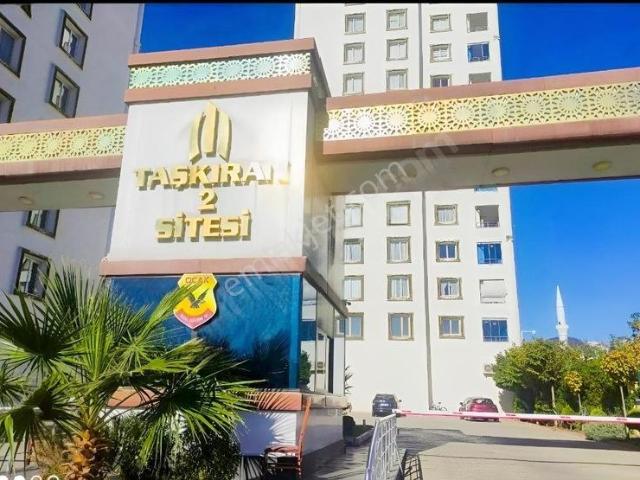 Karen'den Ceylan Avm Taşkıran 2 Sitesi 1.kat 4+1 Kira 38 Bin Tl