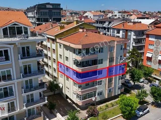 Karesı Atatürk Mah. Avlu Manzaralı 4+1 Genış Daıre