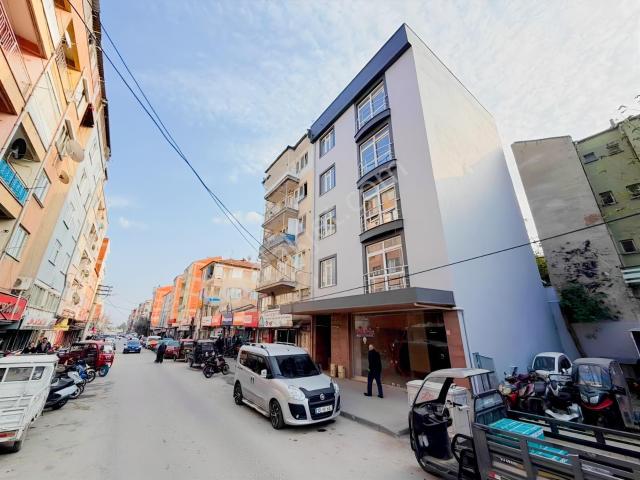 Karesi Akıncılar'da Teras Balkonlu 1+1 Satılık Geniş Daire