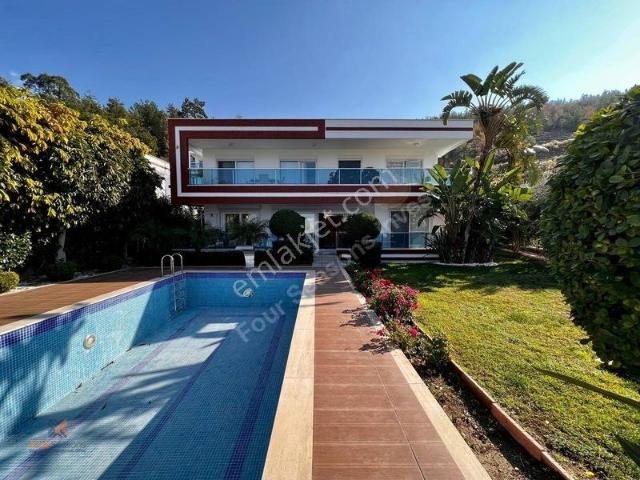 Kargıcak Granada Vıpte 700 M² Arsalı, Havuzlu Lüks 4+1 Villa