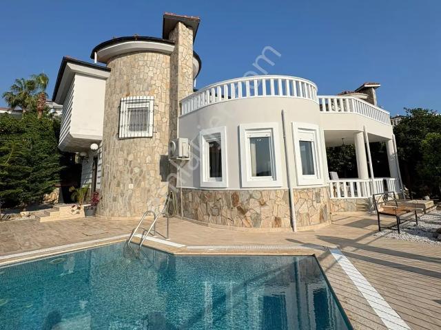 Kargıcak Jasmin Villaları'nda Müstakil Havuzlu Full Eşyalı 4+1