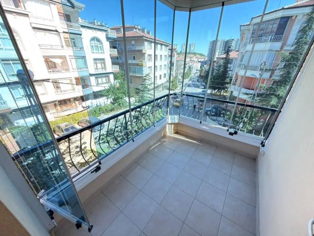 Kariyer'den Esertepe Cadde Dibi Ara Katta Manzaralı 3+1 Kiralık