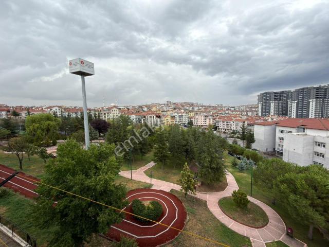 Kariyer'den Esertepe'de Park Manzaralı Çift Balkon 3+1 Daire