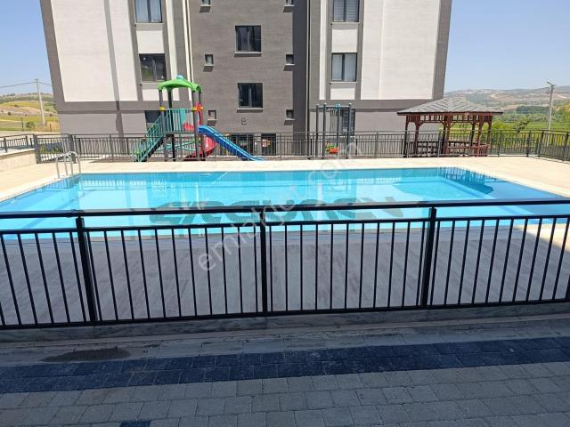 Kariyer'den Lüks Güvenlikli Site İçi Kiralık Daireler