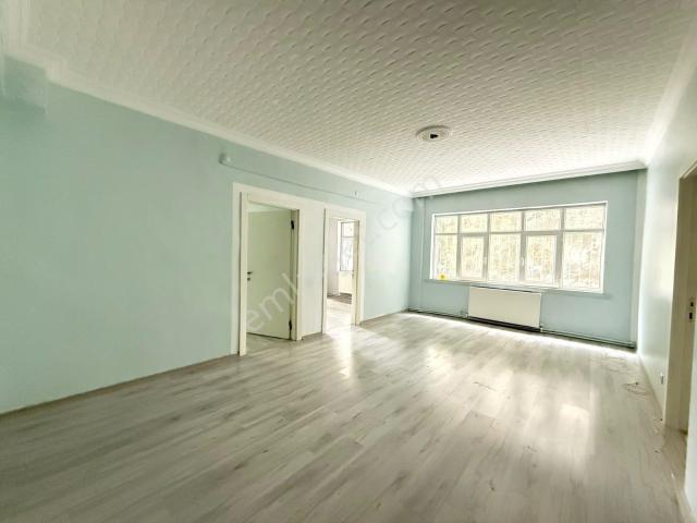 Kariyer'den Lokman Hekim, Gülhane Hastaneleri Yakını 4+1 Giriş Kat Yapılı Daire