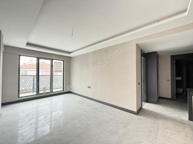 Kariyer'den Sıfır 1+1 2.kat Ön Cephe Yerden Istmalı Acil Kiralık