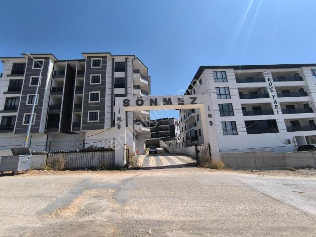 Kariyer'den Sönmez Sitesi Kiralık 3+1 Site İçi Kiralık Daire