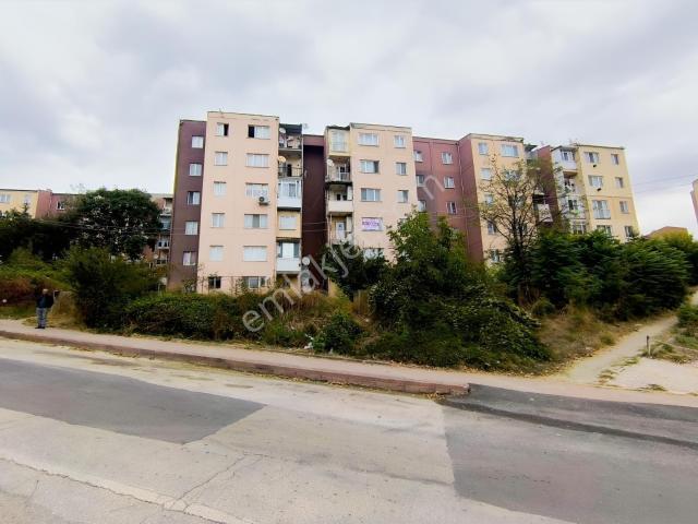 Kariyer'den Yeniceköy 1000 Konutlar Ara Kat 2+1 70 M² Daire
