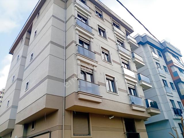Karlıktepe'de Prestijli Binada Sıfır Geniş Kiralık 2+1 Daire