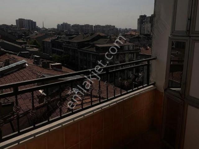 Karlıtepe Dörtyol Merkezde Çift Balkon, Önü Açık Manzaralı