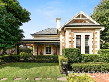 KARLOINGA ~ PRESTIGE AND ELEGANCE: GRACIOUS SANDSTONE VILLA ON ONE OF MEDINDIE'S MOST EXCLUSIVE STREETS
