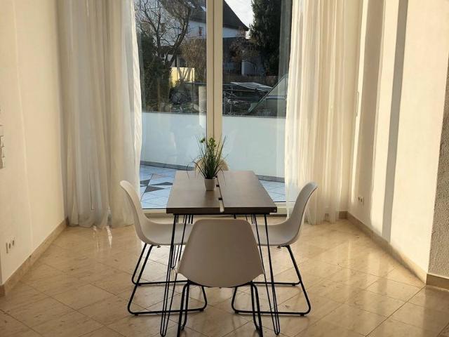 Karlstr. 18 71672 Marbach a. N. FREIES ZIMMER AB SOFORT