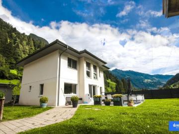 Haus for sale in 9842