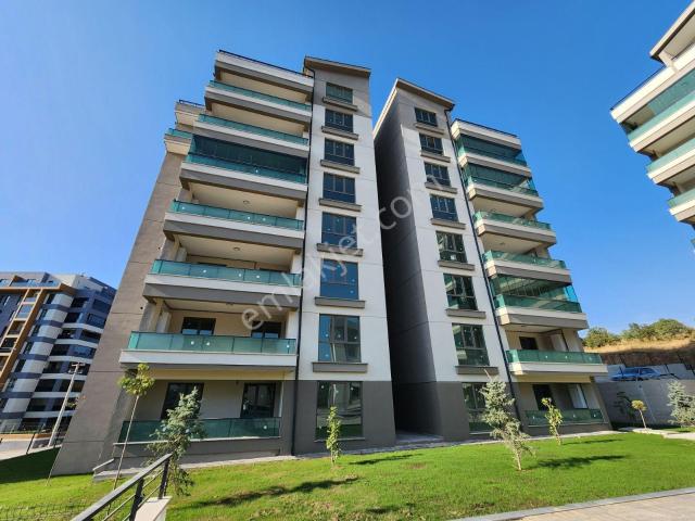 Karnur Reva1, Bahçekat, E. Banyolu, Ç. Odası, Havuzlu, 162m2 3+1