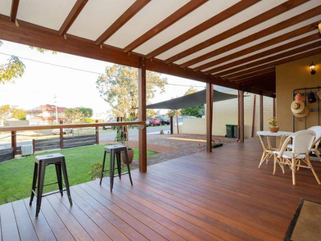 KARRINYUP LIFE