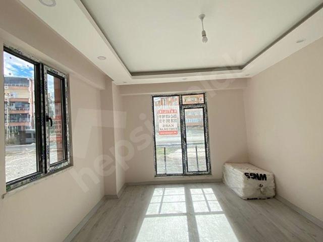 KARS ÖRNEK MAHALLESİNDE YOLA CEPHELİ, GÜNEY CEPHE SATILIK 2+1 DAİRE!