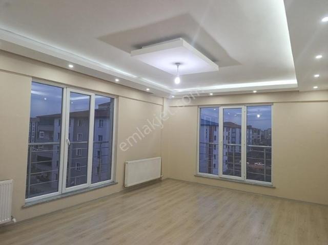 Kars Yenişehir Mah Satılık 3+1 Arakatta Daire Kapalı Otoparklı
