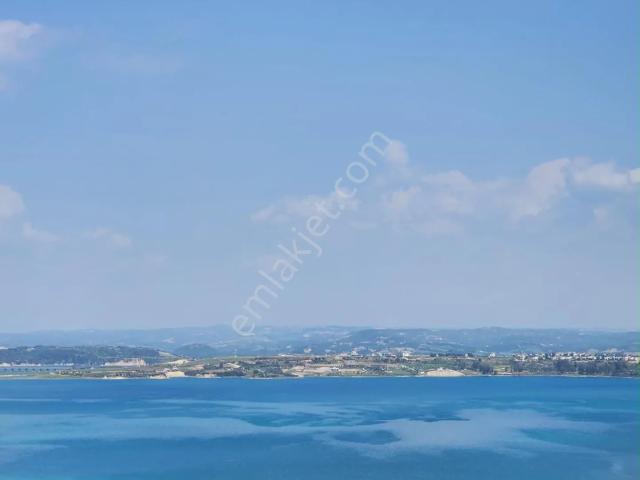 Karslılar 11+2 Panoramik Göl Manzara 1200m2 Arsa 800m2 Oturum 4katlı 5banyo Dgaz 11 15yaş Havuz