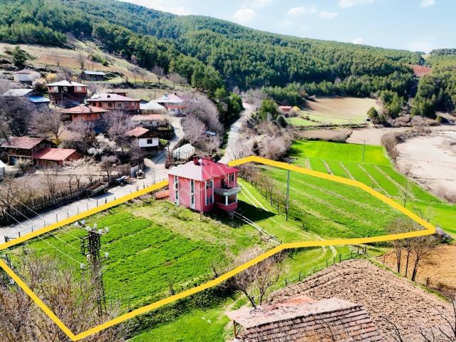 Kastamonu Emlak Gayrimenkul'den Emir Köyü Müstakil Ev Ve Arsası