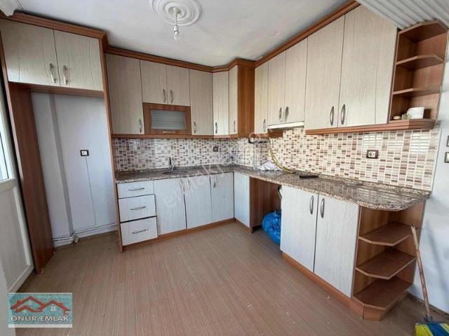 Kasımpaşada Aydınlık, Balkonlu Masrafsız 2+1 Kiralık Daire