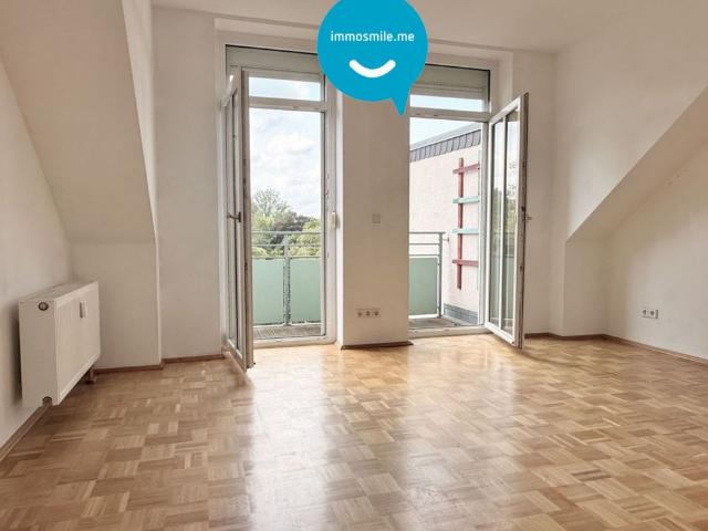Kaßberg • 3 Zimmer • Balkon • Parkett • Bad mit Wanne • Aufzug • Dachgeschoss Flair • Anschauen !?