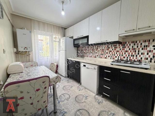 Kat Konumunda Merkezi Lokasyon Abonelikleri Açık Full Eşyalı 3+1