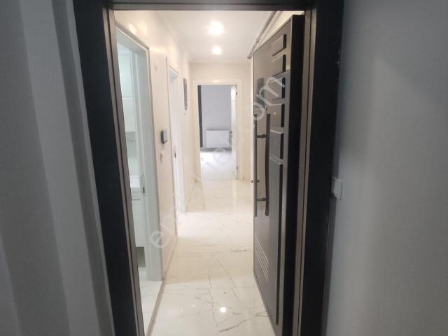 Katılım Ve Krediye Uygun Arnavutköy Haraççı Karlıbayırda Sitede Satılık 2+1 Ara Kat Daire