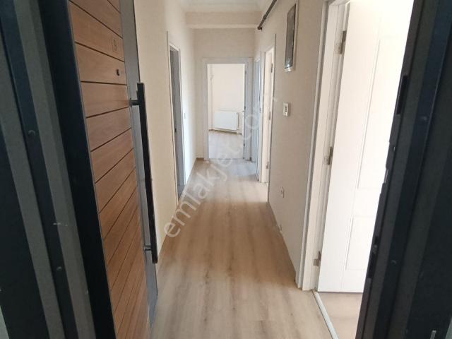Katılım Ve Krediye Uygun Arnavutköy Nenehatun Sitede Satılık 2+1 Ara Kat Daire