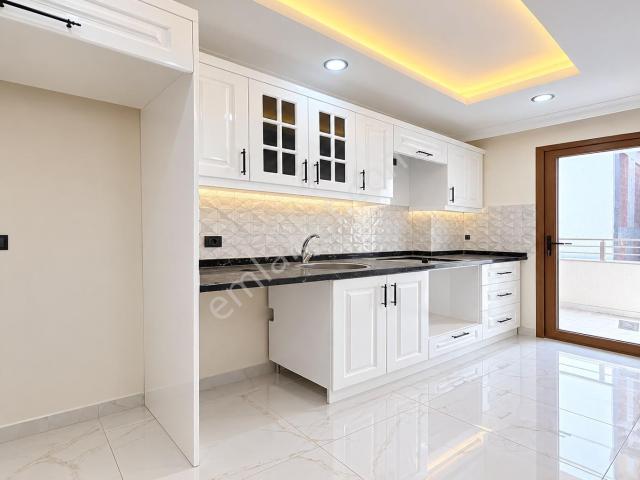Kat Mülkiyetli geniş 1+1 kapalı Mutfaklı Satılık Daire