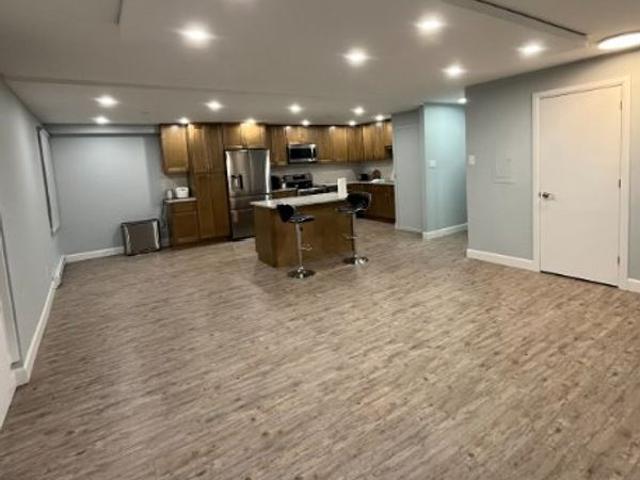 Kate Has an Apartment