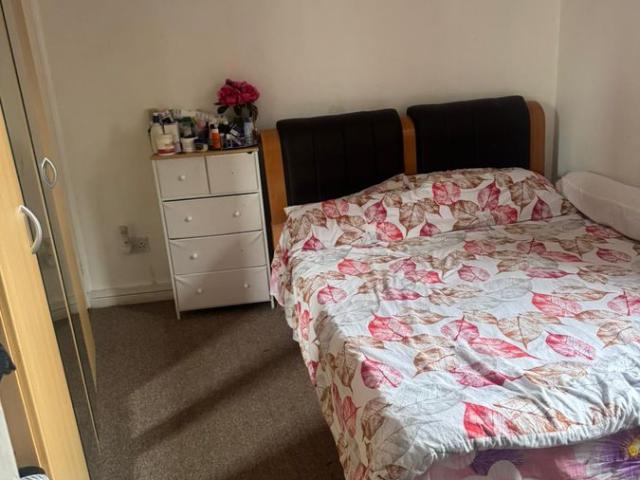 Katherine Road, London E6, 2 bed flat to rent, £2,000 pcm | PrimeLocation