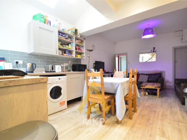Katie Road Selly Oak B29, 6 bed shared accommodation to rent, £399 pcm | PrimeLocation