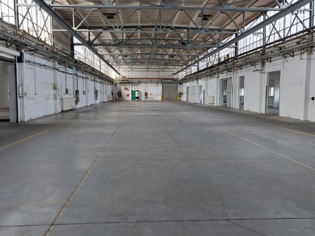 Hala magazynowo produkcyjna 1300 m² z biurem i suwnicą