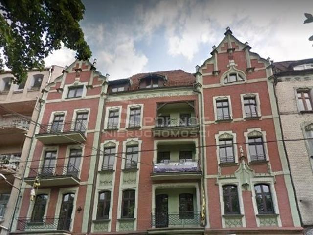 Na wynajem przestronny lokal 117 m² z wysokim standardem w Katowicach