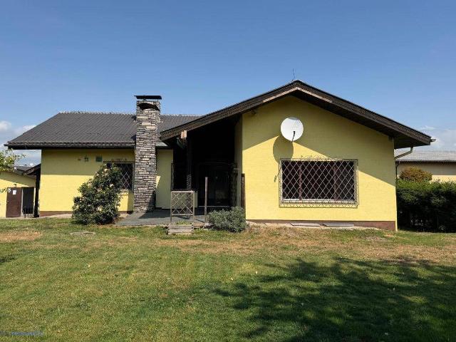 KAUF: EUGENDORF REITBERG: 150 m² Bungalow voll unterkellert mit Doppelgarage auf 1.422 m² Grundstück