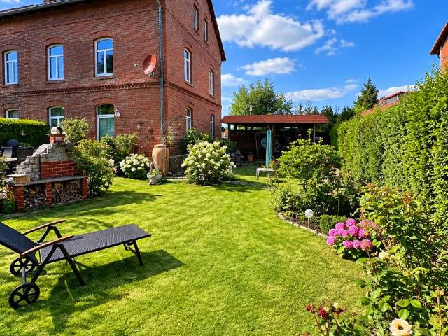 Kaufen Einziehen Wohlfühlen! Einzugsbereite DHH mit traumhaftem Garten zu verkaufen!