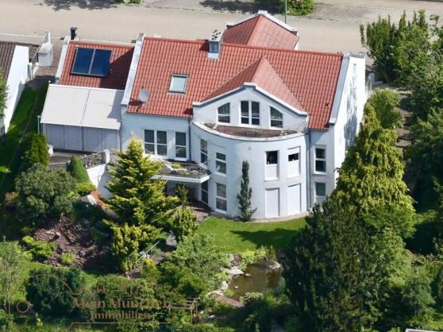 Käuferprovisionsfrei*: Exklusive Villa mit separater Einliegerwohnung