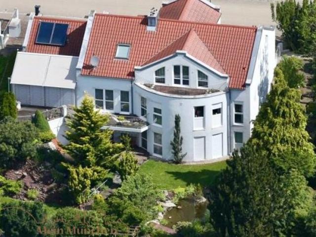 Käuferprovisionsfrei*: Exklusive Villa mit separater Einliegerwohnung