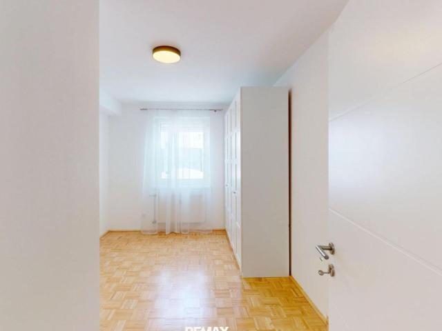 ✨ Kaum Online Schon Begehrt: Extrem Helle, Sanierte 3 Zimmer Wohnung mit Tg Platz!
