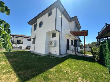Kavuşturan'dan Satılık Güre Kavurmacılar Yolunda Manzarlı Villa