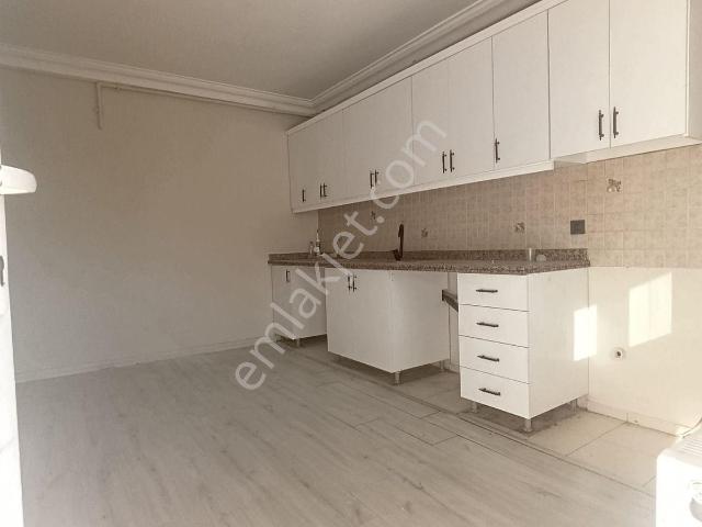 Kavacık Merkezde 170 M 3+1 Temiz Arakat Daire