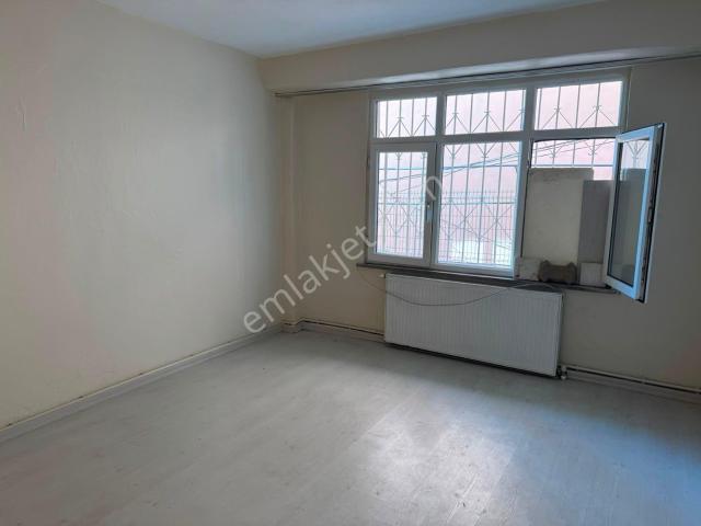 Kavacık Yenicamide 85 M 2+1 Giriş Kat Daire