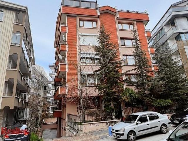 Kavaklıdere Bağış Sokak'ta Kapalı Otopark Asansör Genç Bina 3+1