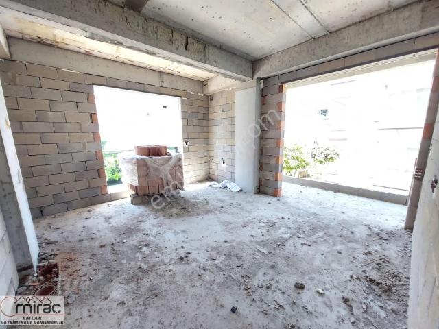 Kavaklı Mahallesinde Asansörlü 2+1 Arakat Sıfır Daire