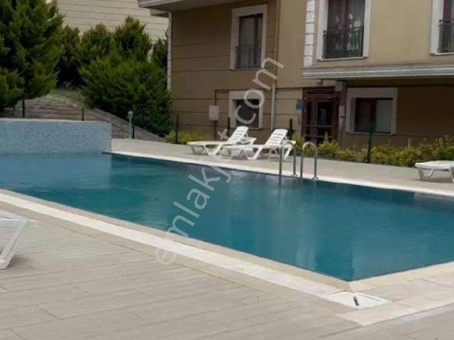 Kavaklı Sahil Bölgesinde Site İçi 2+1